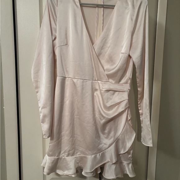 Altar'd State Cream Long Sleeve Satin Dress Wrap Style with Ruffle Hem NWT‎ - Picture 3 of 4
